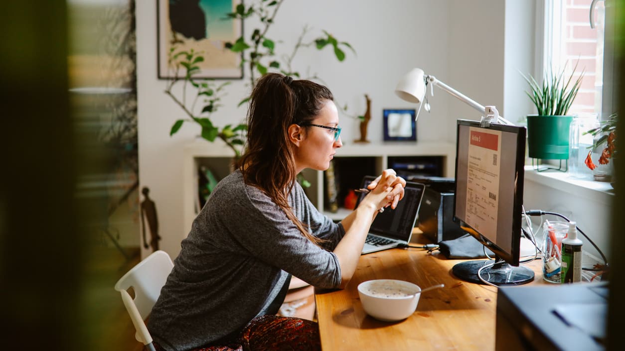 35 Reasons to Work From Home: Remote Work Benefits in 2023