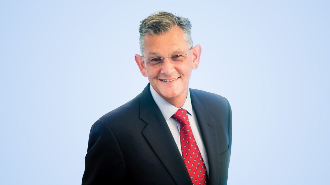 Headshot of Mark Turner.